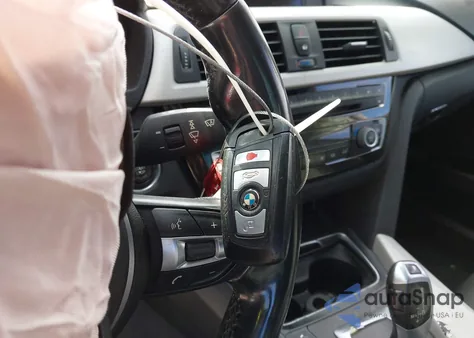 2016 BMW 320I z USA, uszkodzony, nr VIN WBA8A9C57GK617810